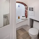Cosmoia Cave House Oia