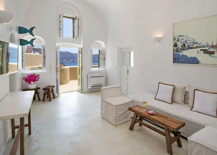 Апартаменты Cosmoia Cave House Ия