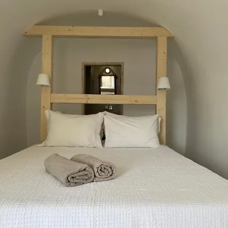 Cosmoia Cave House