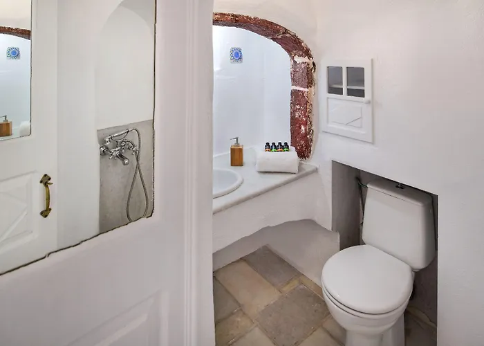 Cosmoia Cave House אויה